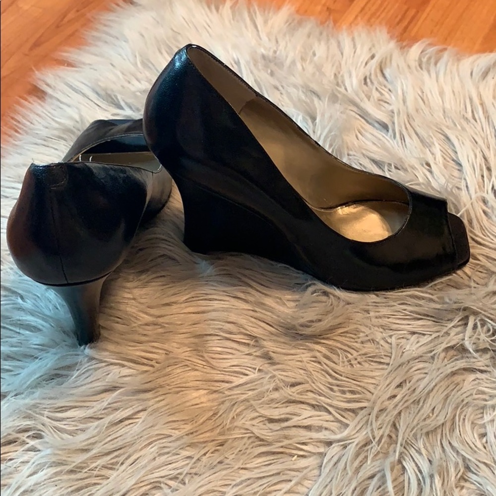 Shoes - Picture 2 of 3